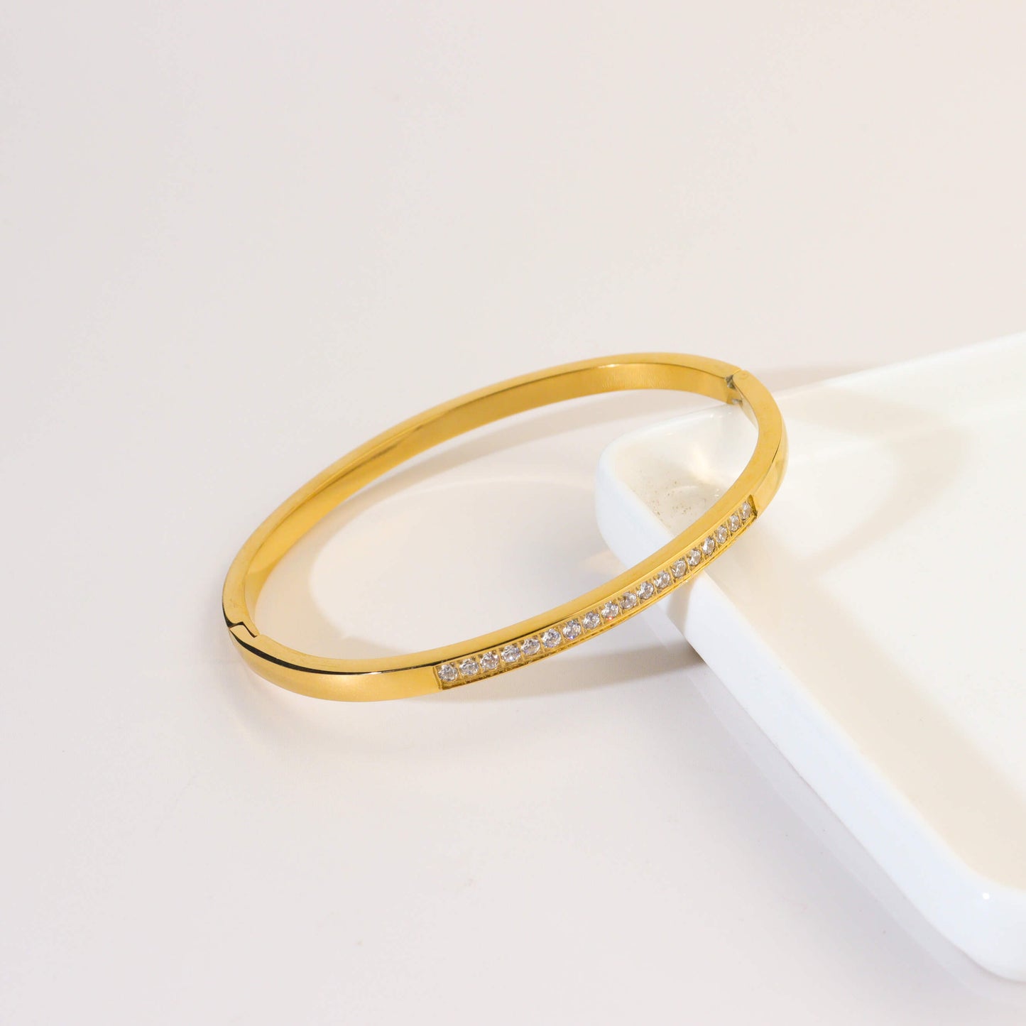 Unmasked Cubic Bangle