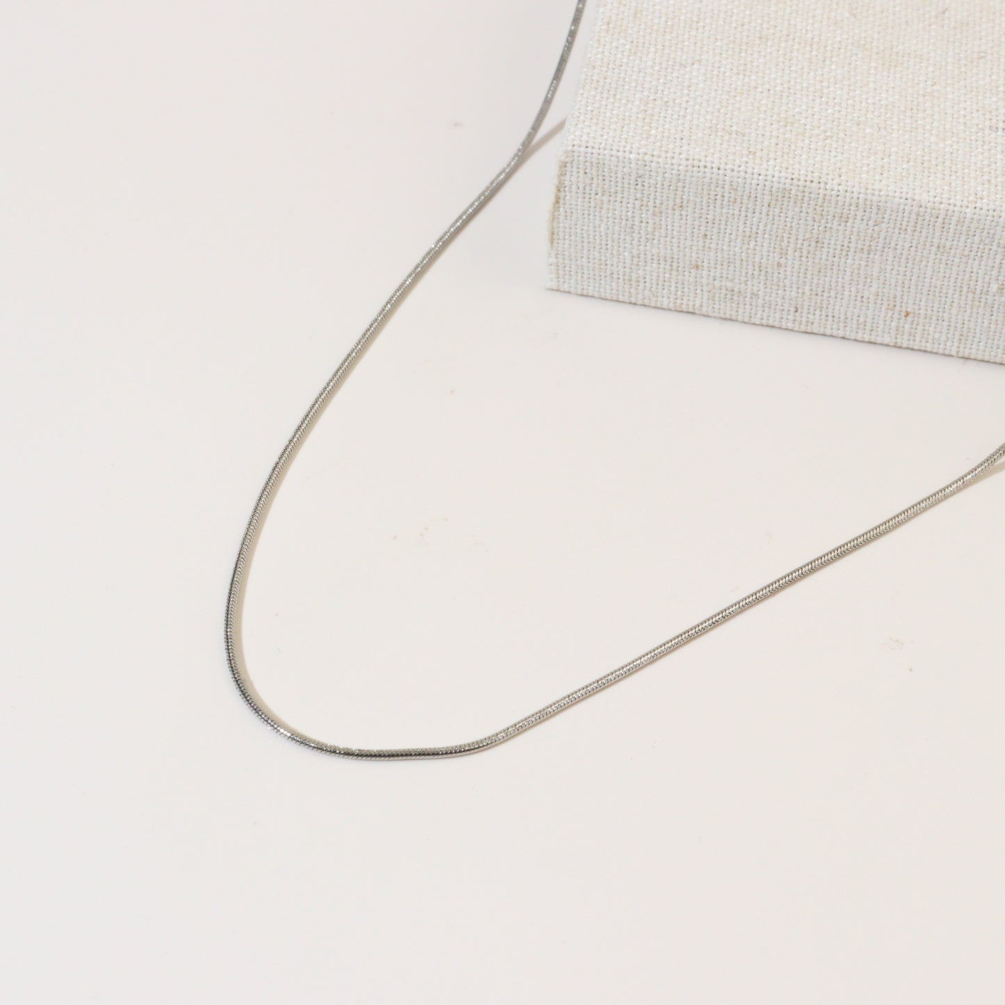 Silver Thin Herringbone Chain Necklace